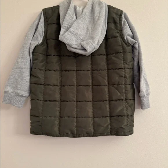 Tommy Bahama Kids Boys Quilted Jacket with Sleeves Size 2T Olive Green and Grey - Picture 2 of 10